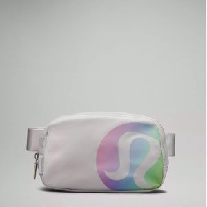 Limited edition vapor/ Persian violet belt bag